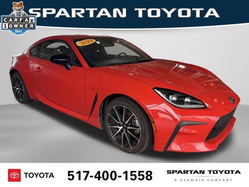 Used 2024 Toyota GR86 RWD image 8