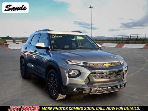Used 2023 Chevrolet TrailBlazer ACTIV w/ Technology Package FWD image 1