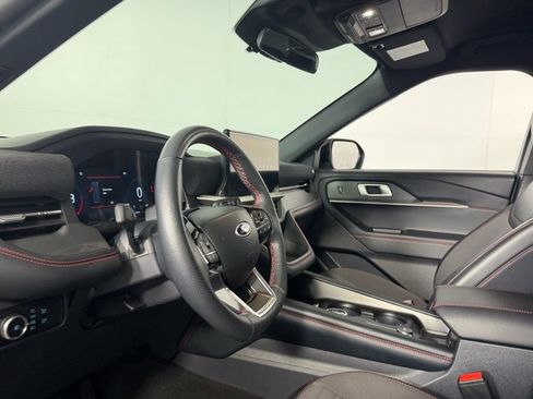 Used 2025 Ford Explorer ST-Line image 24