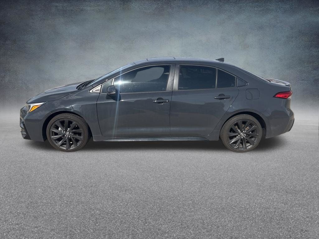 Used 2025 Toyota Corolla LE FWD image 2