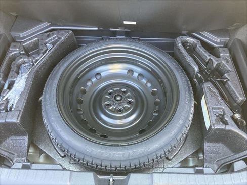 Certified 2025 Toyota Corolla SE image 27