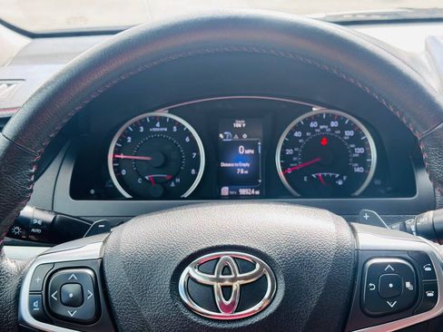 Used 2015 Toyota Camry SE FWD image 16