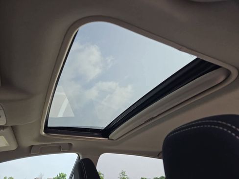 Used 2015 Toyota RAV4 XLE FWD image 18