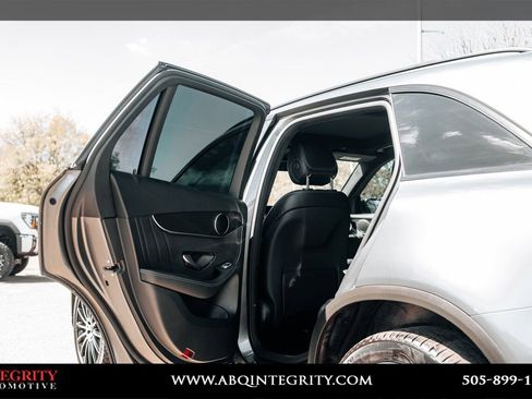 Used 2022 Mercedes-Benz GLC 300 4MATIC image 38