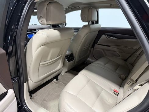 Used 2013 Cadillac XTS image 30