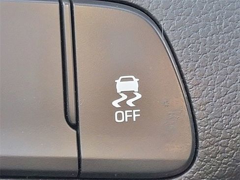 Used 2019 Hyundai Elantra GT image 8