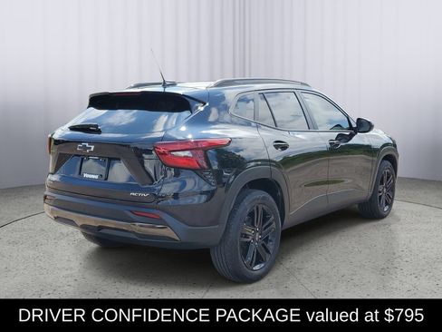 Used 2025 Chevrolet Trax ACTIV w/ Driver Confidence Package FWD image 3