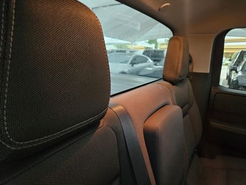 Used 2022 Nissan Frontier SV w/ Technology Package RWD image 19
