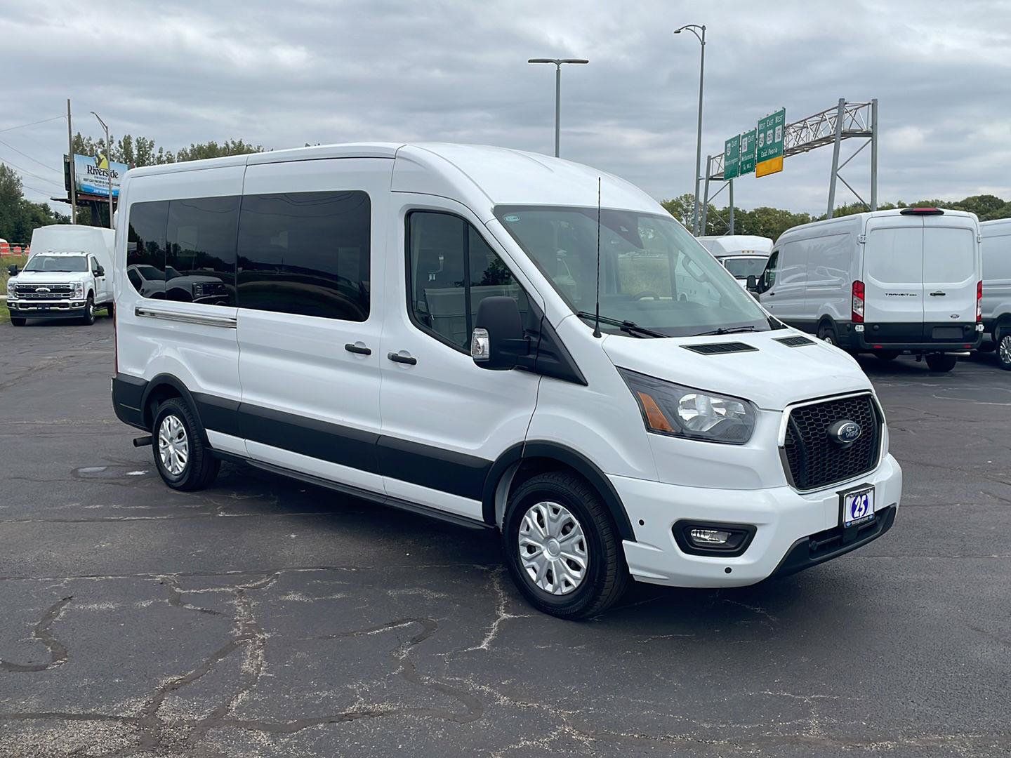 Used 2025 Ford Transit 350 XLT RWD image 7