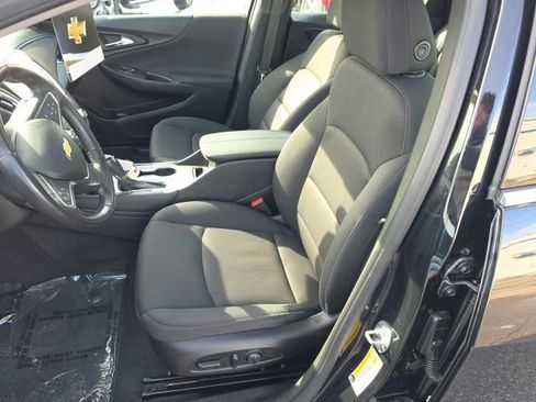 Used 2018 Chevrolet Malibu LT image 12