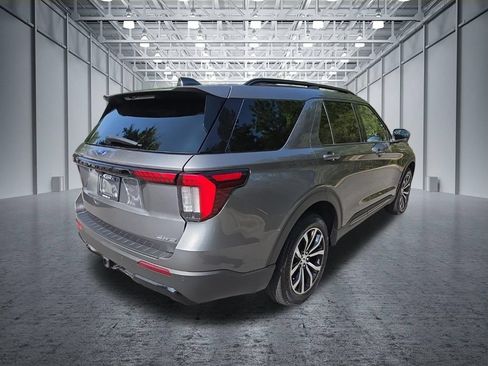 Used 2025 Ford Explorer ST-Line AWD/4WD image 8