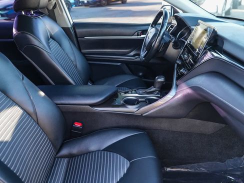 Used 2023 Toyota Camry SE image 16