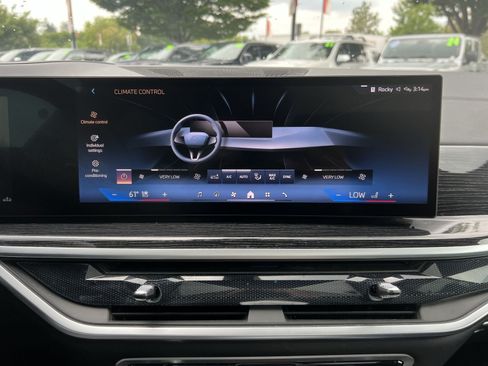 Used 2024 BMW X5 xDrive40i w/ M Sport Package AWD/4WD image 21