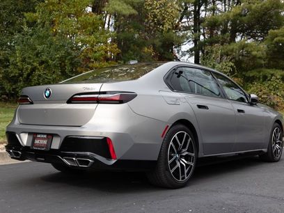Used 2024 BMW 760i xDrive w/ Premium Package 2
