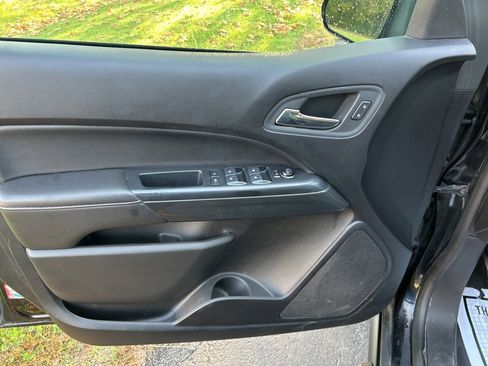 Used 2022 GMC Canyon AT4 image 13