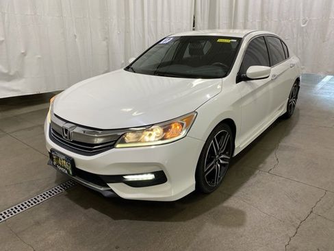 Used 2017 Honda Accord Sport Special Edition image 8