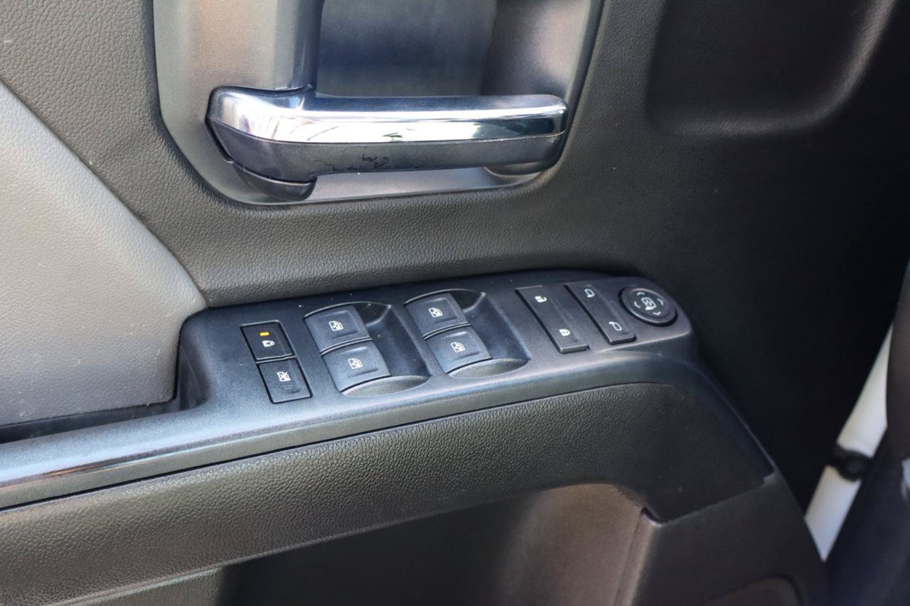 Used 2018 Chevrolet Silverado 1500 Custom w/ Custom Value Package AWD/4WD image 21
