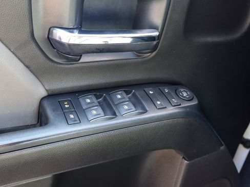 Used 2018 Chevrolet Silverado 1500 Custom w/ Custom Value Package AWD/4WD image 21