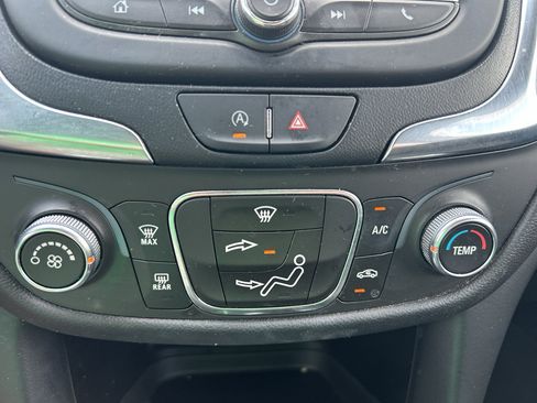 Used 2022 Chevrolet Equinox LT FWD image 30