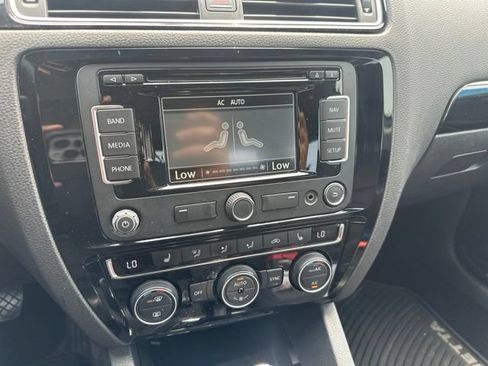Used 2015 Volkswagen Jetta SEL FWD image 16