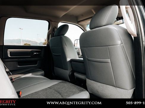 Used 2018 RAM 2500 SLT AWD/4WD image 44