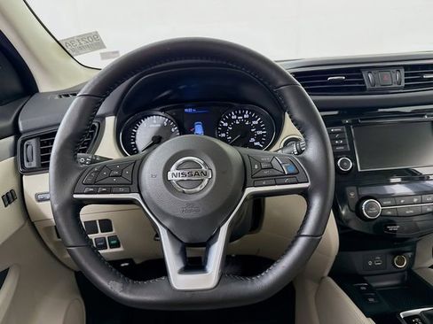 Certified 2020 Nissan Rogue Sport SV w/ Technology Package image 11