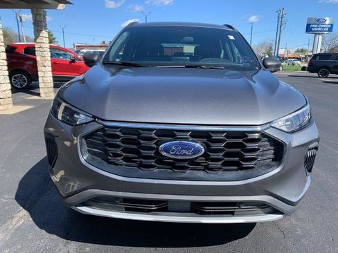 Certified 2025 Ford Escape ST-Line AWD/4WD image 11