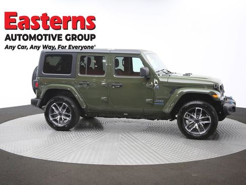 Used 2024 Jeep Wrangler Unlimited AWD/4WD image 46