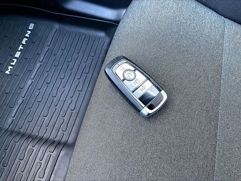 Certified 2025 Ford Mustang Coupe image 15