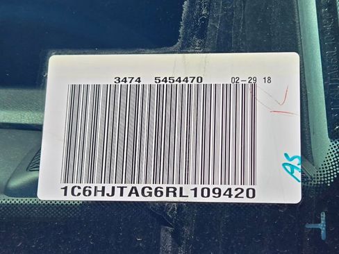 Used 2024 Jeep Gladiator Sport image 33