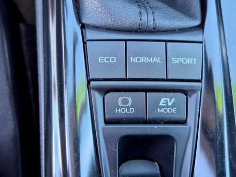 Certified 2025 Toyota Camry LE FWD image 32
