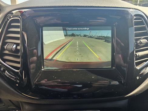 Used 2021 Jeep Compass Latitude image 24