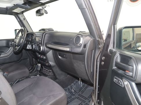 Used 2017 Jeep Wrangler Unlimited Sport w/ Quick Order Package 24S AWD/4WD image 32