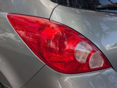 Used 2011 Nissan Versa Hatchback w/ Premium Pkg FWD image 21