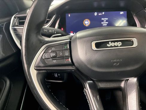 Used 2021 Jeep Grand Cherokee L Laredo image 24