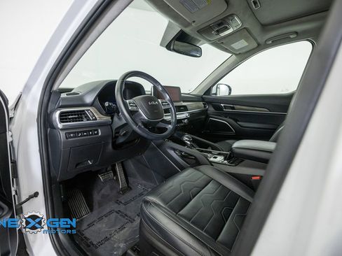 Used 2022 Kia Telluride SX w/ SX Prestige Package AWD/4WD image 10