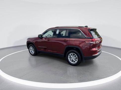 Used 2023 Jeep Grand Cherokee Laredo X AWD/4WD image 6
