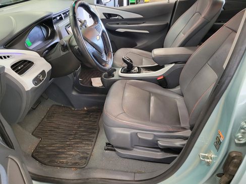 Used 2019 Chevrolet Bolt Premier w/ Infotainment Package image 2