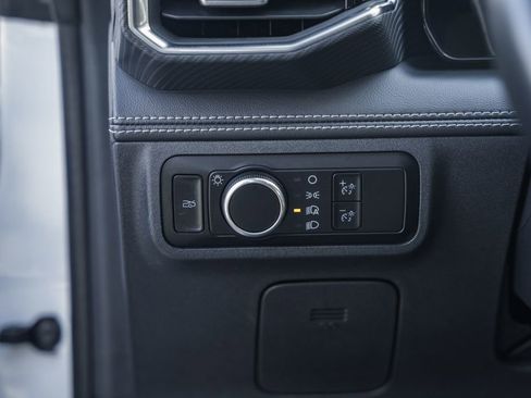 Used 2024 Ford Mustang Premium image 31