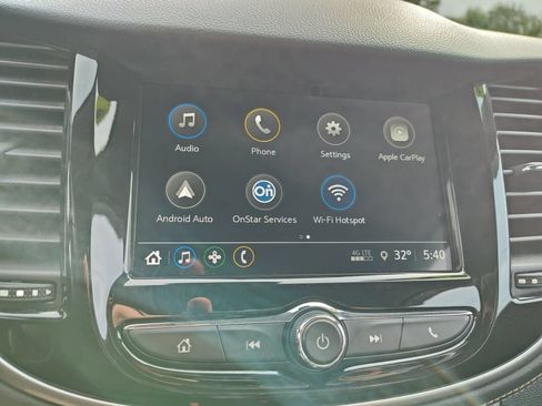 Used 2018 Chevrolet Trax LT w/ LT Convenience Package FWD image 22
