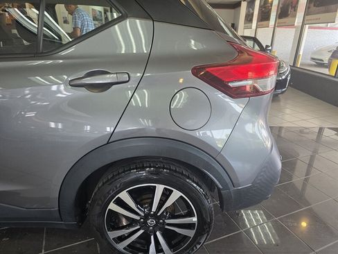 Used 2020 Nissan Kicks SV FWD image 37