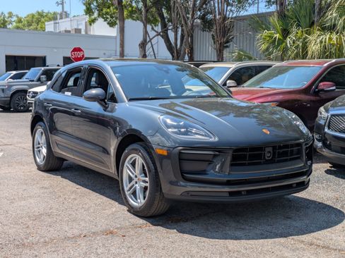 Used 2023 Porsche Macan image 7