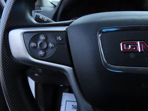 Used 2024 GMC Terrain SLE image 32