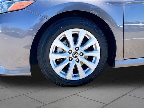 Used 2019 Toyota Camry LE FWD image 10