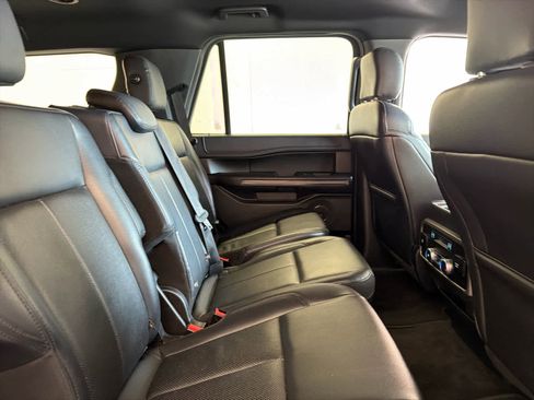 Used 2020 Ford Expedition XLT w/ Equipment Group 202A image 32