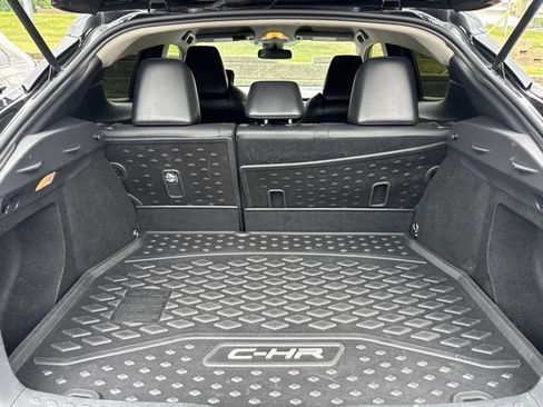 Used 2021 Toyota C-HR Limited FWD image 18