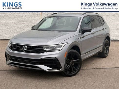 Certified 2024 Volkswagen Tiguan SE R-Line AWD/4WD image 1