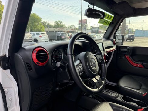 Used 2017 Jeep Wrangler Unlimited Sport w/ Quick Order Package 24S AWD/4WD image 13
