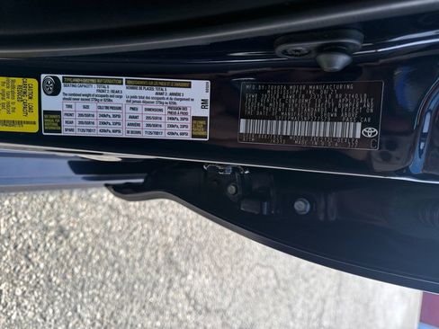 Used 2022 Toyota Corolla LE image 20