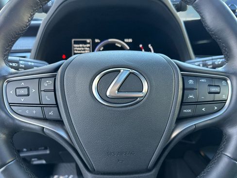 Certified 2025 Lexus UX 300h FWD image 17